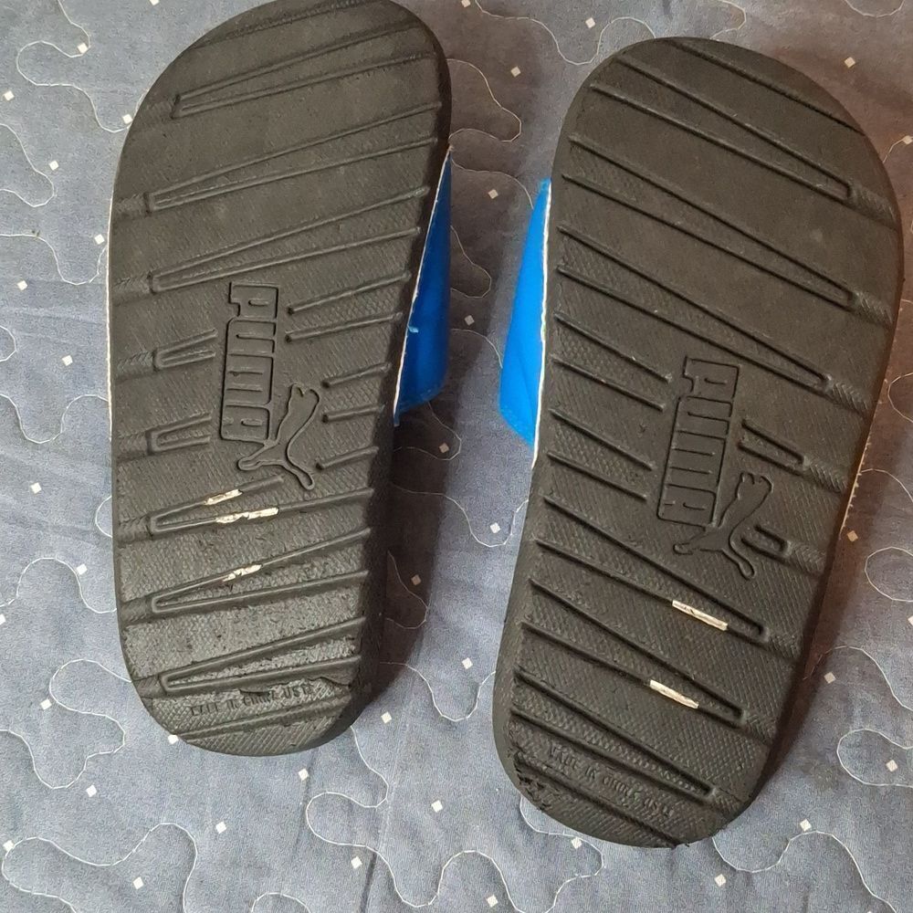PUMA Kids Black and Blue Slide Sandals size 12 - Picture 2 of 3